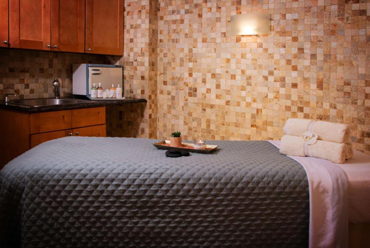Viana Hotel And Spa, Trademark Collection By Wyndham Westbury Buitenkant foto