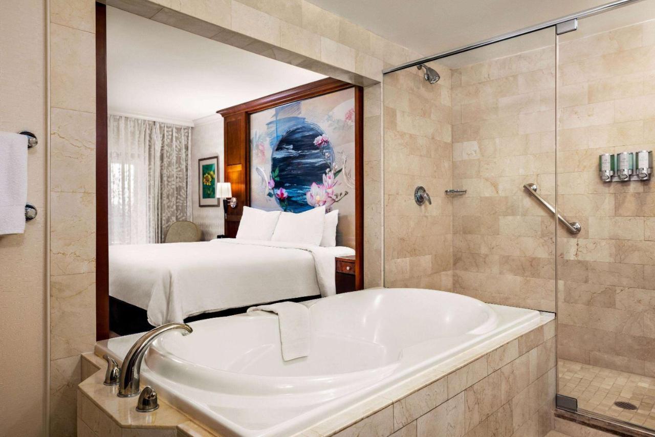 Viana Hotel And Spa, Trademark Collection By Wyndham Westbury Buitenkant foto