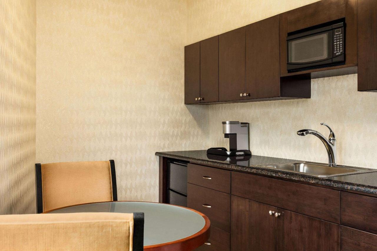 Viana Hotel And Spa, Trademark Collection By Wyndham Westbury Buitenkant foto