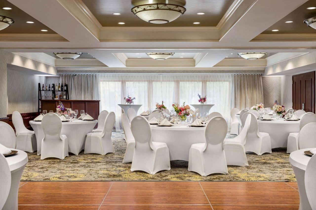 Viana Hotel And Spa, Trademark Collection By Wyndham Westbury Buitenkant foto