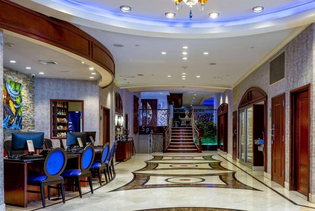 Viana Hotel And Spa, Trademark Collection By Wyndham Westbury Buitenkant foto