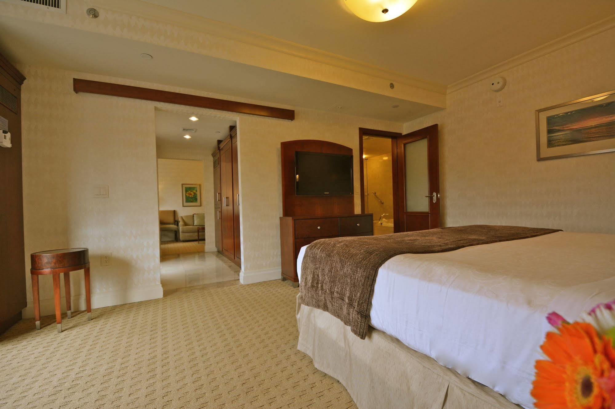 Viana Hotel And Spa, Trademark Collection By Wyndham Westbury Buitenkant foto